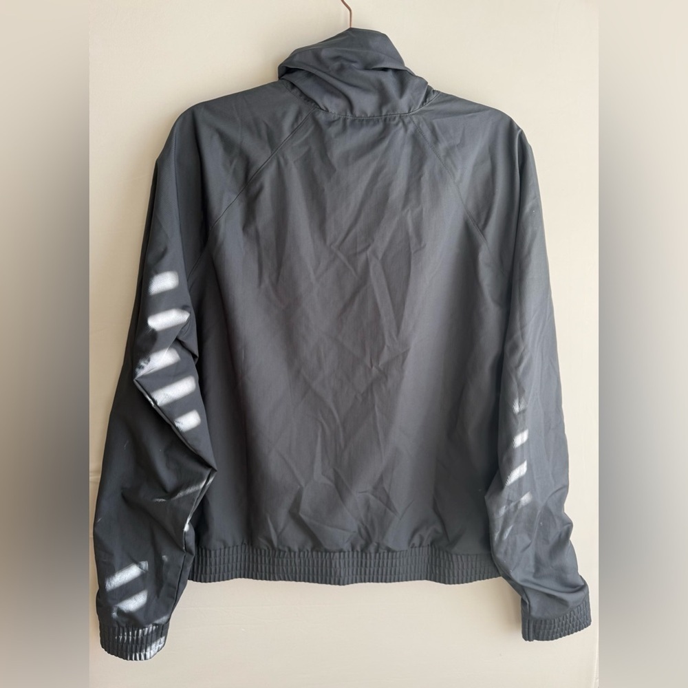 Under Armour lightweight full zip windbreaker • Women’s XL - Picture 6 of 6